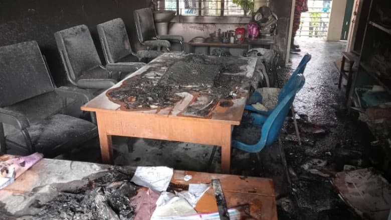 নেত্রকোনায় ভোটকেন্দ্রে আগুন