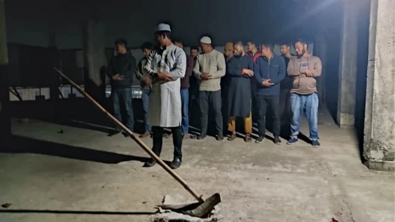 রংপুরে ‘লাঙলের জানাজা’র ছবি সামাজিক মাধ্যমে ভাইরাল
