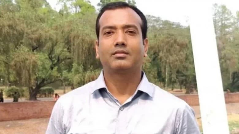গভীর রাতে জামায়াত শিবির নিয়ে ছাত্রদল সভাপতি রাকিবের ফেসবুক স্ট্যাটাস