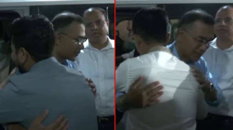 নাহিদ-সারজিসকে বুকে টেনে নিলেন তারেক রহমান