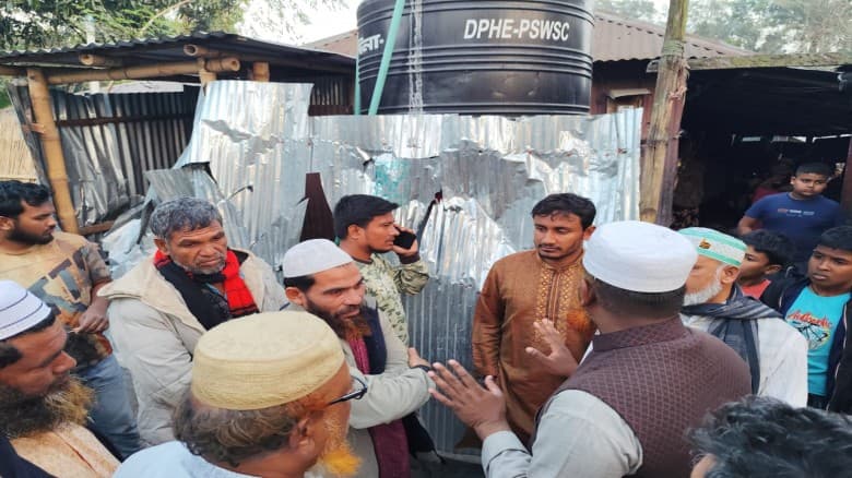 বড়াইগ্রামে ভাঙচুর হওয়া ১১টি বাড়ি মেরামতের ঘোষণা  আব্দুল হাকিমের
