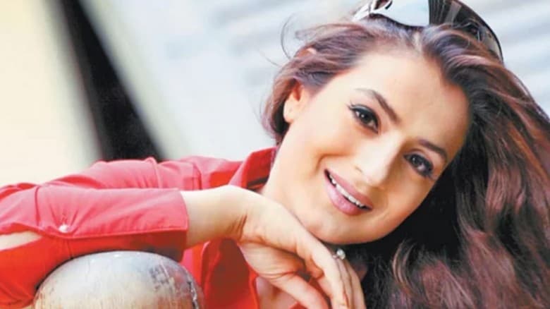 আমিশা প্যাটেলের বিরুদ্ধে  গ্রেফতারি পরোয়ানা