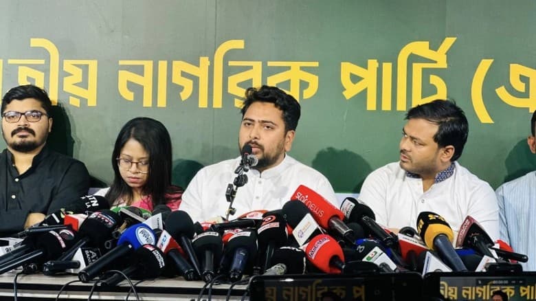 শপথ থেকে বিরত থাকা নতুন বাংলাদেশের সঙ্গে প্রতারণা: নাহিদ ইসলাম