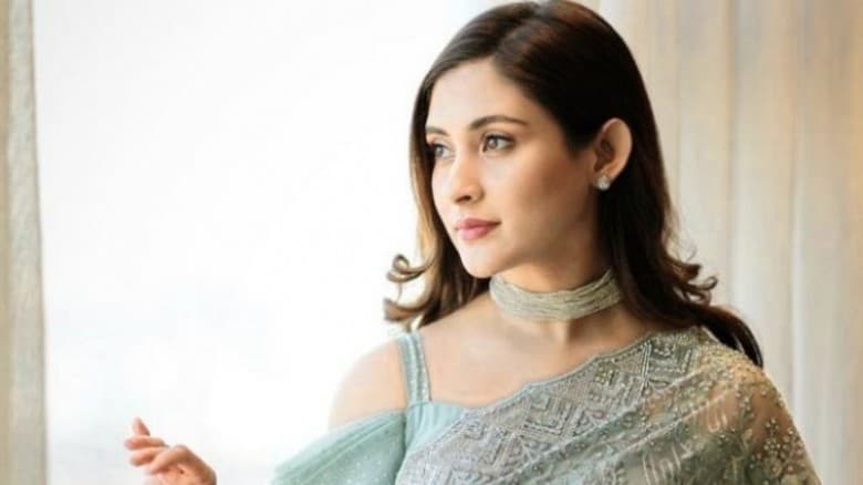 ১৪ বোতল মদ নিয়ে আটকের পর মেহজাবীনকে ‘রহস্যময়’ ছাড়