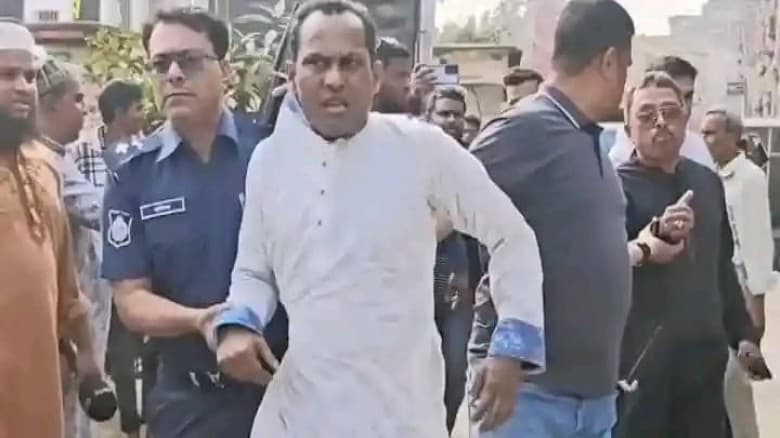 গাইবান্ধায় শহীদ মিনারে ‘জয় বাংলা’ স্লোগান দিয়ে মিছিল, দুই আ’লীগ নেতা আটক
