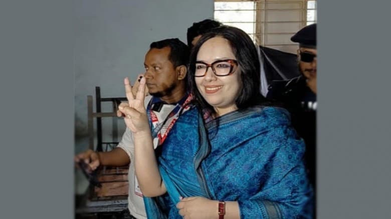 সরাইলে রুমিন ফারহানাকে শহীদ মিনারে বাধা, ১৫০ জনের বিরুদ্ধে মামলা