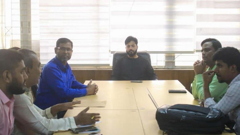 ঢাকা-৬ এর গ্যাস সংকট নিরসনে তিতাস কর্মকর্তাদের সঙ্গে ইশরাকের বৈঠক