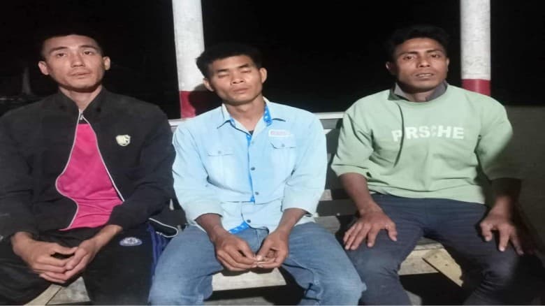 সীমান্তে অনুপ্রবেশকালে  আরাকান আর্মির ৩ সদস্য আটক