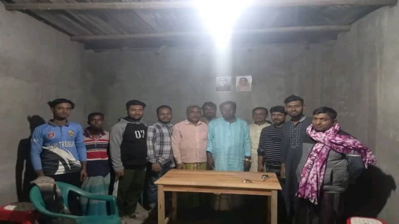 বড়াইগ্রামে ১৮ মাস পর অস্থায়ী কার্যালয় খুলে আওয়ামী লীগের কার্যক্রম শুরু