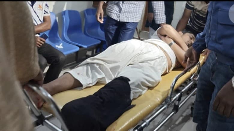 সন্তানের হাতে থাকা পিস্তলের মিস ফায়ারে এসআই গুলিবিদ্ধ