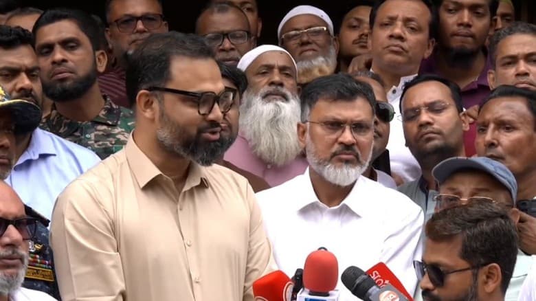মিরপুরের প্যারিস খালে পরিচ্ছন্নতা কার্যক্রম উদ্বোধন