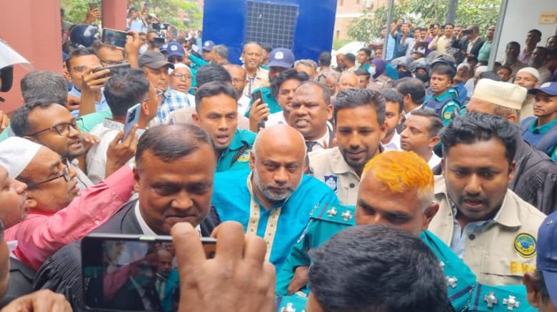 আদালত ভাঙচুর মামলায় ১১ জনের জামিন, একজন কারাগারে