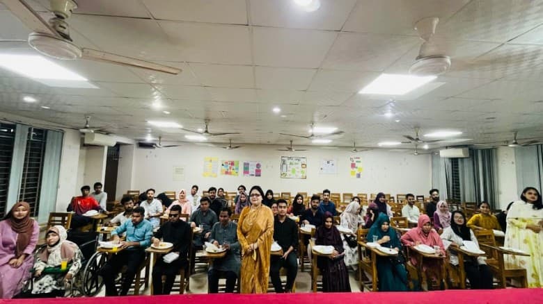 ইনক্লুসিভ জাহাঙ্গীরনগর’-এর উদ্যোগে বিশেষ চাহিদাসম্পন্ন শিক্ষার্থীদের নিয়ে ইফতার আয়োজন