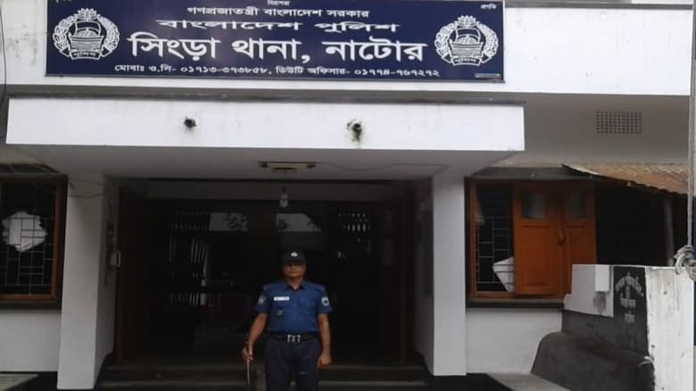 কথা কাটাকাটির জেরে  পুলিশের ওপর হামলা