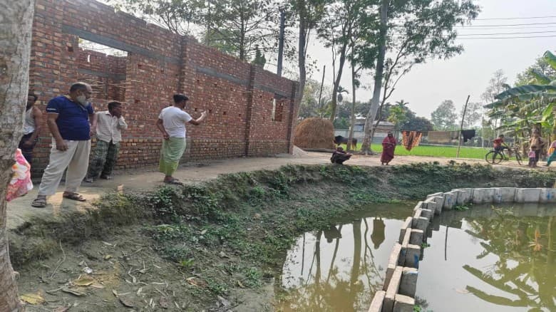 পলাশবাড়ীর চালিতাদহে অবহেলিত প্রধান সড়ক, চরম দুর্ভোগে গ্রামবাসী