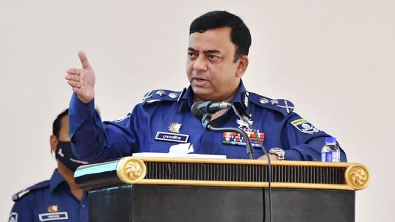 সাবেক আইজিপি বেনজীরের বিরুদ্ধে গ্রেপ্তারি পরোয়ান