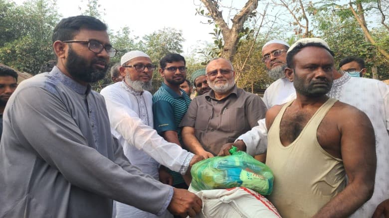 নির্বাচনি সহিংসতায় ক্ষতিগ্রস্তদের পাশে এমপি ডা. মোসলেহ উদ্দীন ফরিদ