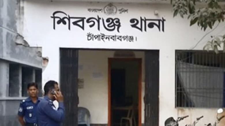 শিবগঞ্জে সেপটিক ট্যাংকে গৃহবধূর মরদেহ হত্যার অভিযোগে স্বামী আটক