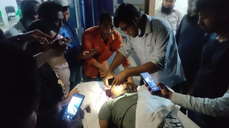 মাগুরায় ঝড়ে গাছের ডাল পড়ে যুবকের মৃত্যু