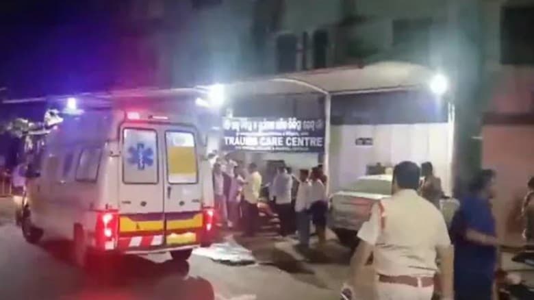 ভারতে হাসপাতালের আইসিইউতে অগ্নিকাণ্ডে ১০ রোগীর মৃত্যু