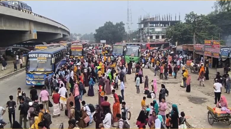 স্বস্তির আশায় গাবতলী-কল্যাণপুরে ঘরমুখো মানুষের ভিড়, বাড়তি ভাড়ার অভিযোগ