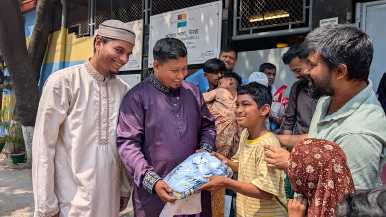 ঘাসফুলদের ইচ্ছে পূরণ: পথশিশুদের ঈদে রঙ ছড়াল কানেকশন এইড ফাউন্ডেশন