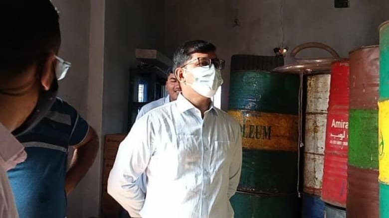 বালিয়াডাঙ্গীতে এসিল্যান্ডের সামনেই ১৪০ টাকা দরে অকটেন বিক্রয় করার অভিযোগ