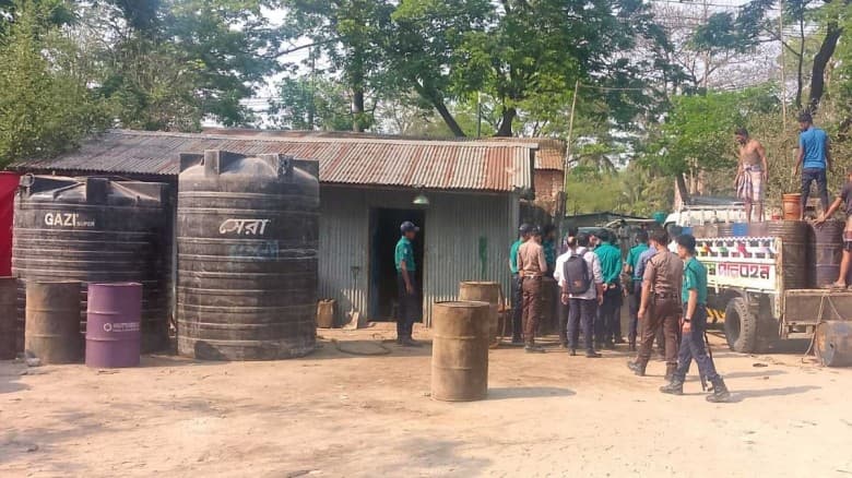 পতেঙ্গায় ৬ হাজার লিটার ডিজেল উদ্ধার