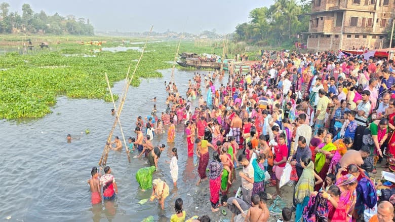 মহাষ্টমীর পূণ্যস্নানে তিতাস নদীতে তলিয়ে যাওয়া অপর্ণার মরদেহ উদ্ধার