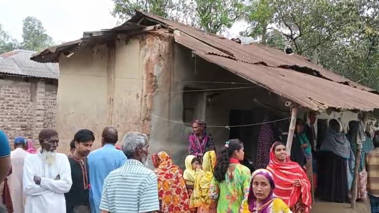 কর্মস্থলে ফেরার পথে ট্রেন দুর্ঘটনা, গাইবান্ধার ৫ গার্মেন্টস কর্মীর মৃত্যু-
