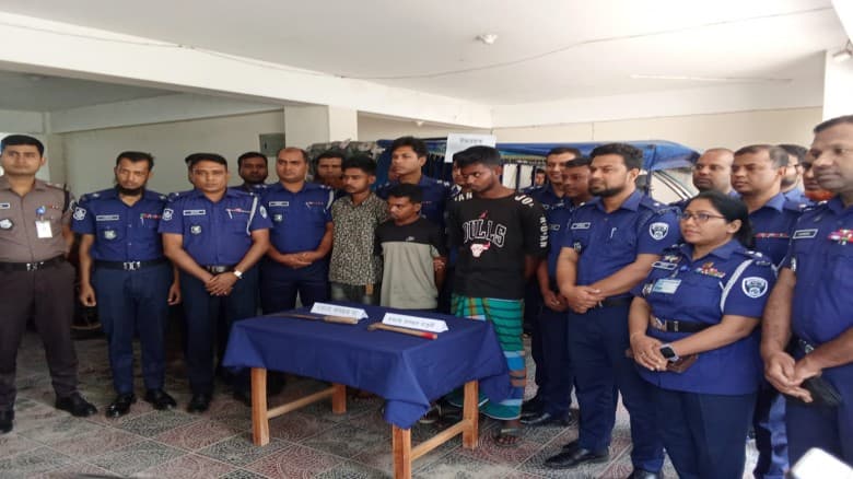 নেশার টাকার জন্য  বন্ধুকে গলা কেটে হত্যা, ২৪ ঘন্টায় রহস্য উদঘাটন করল পিবিআই