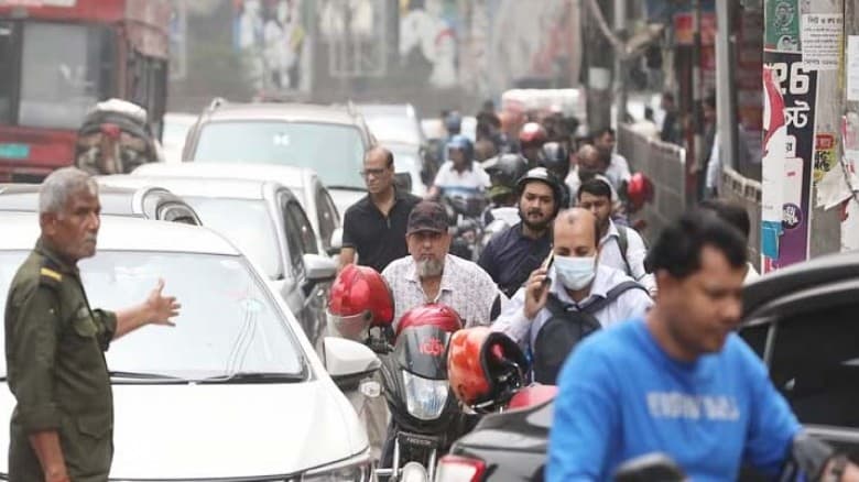 পাম্পে দীর্ঘ লাইন, সড়কে ঘণ্টার পর ঘণ্টা যানজট
