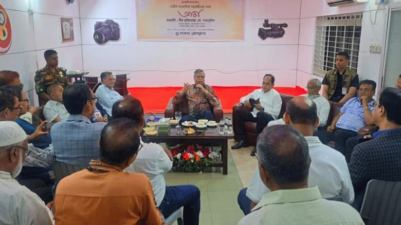 এক সময় সাংবাদিকতা করতেন রাষ্ট্রপতি মো. সাহাবুদ্দিন  পাবনা প্রেসক্লাবের আজীবন সদস্য তিনি।