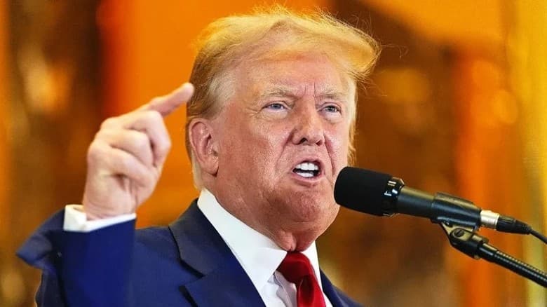 ইরানে রেজিম পরিবর্তনের দাবি ট্রাম্পের
