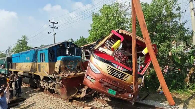 এবার ঈদে ৩৭৭ দুর্ঘটনায় প্রাণ গেল ৩৯৪ জনের, শীর্ষে মোটরসাইকেল