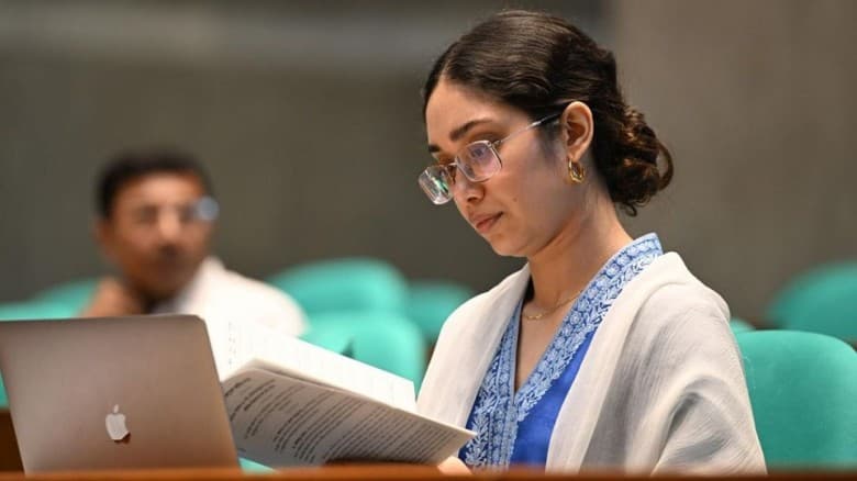 ভিভিআইপি লাউঞ্জে বসে সংসদ অধিবেশন দেখলেন জাইমা রহমান