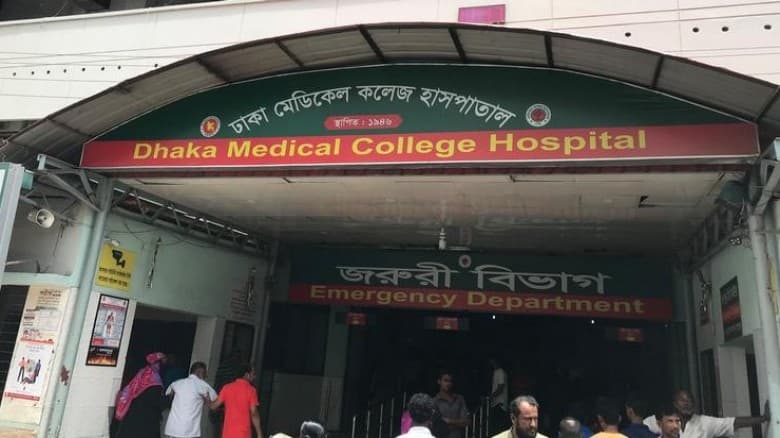 উল্টো পথে ট্রাকের ধাক্কায়  রিকশাচালক-যাত্রী নিহত