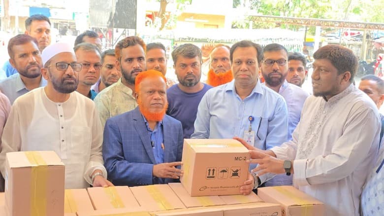 চাঁপাইনবাবগঞ্জে হামের ভয়াবহতা, সংসদ শেষে ঔষধ সঙ্গে নিয়ে হাসপাতালে এমপি বুলবুল