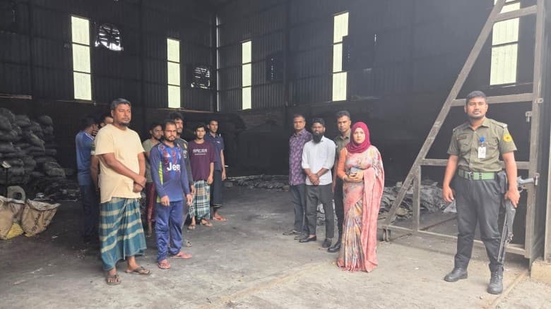 অবৈধ ব্যাটারি কারখানায় অভিযান, দেড় লাখ টাকা জরিমানা