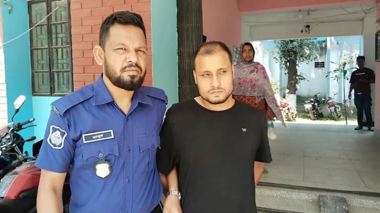 স্বরাষ্ট্রমন্ত্রীসহ ৪ জনকে নিয়ে আপত্তিকর ছবি পোস্ট, গ্রেপ্তার যুবক