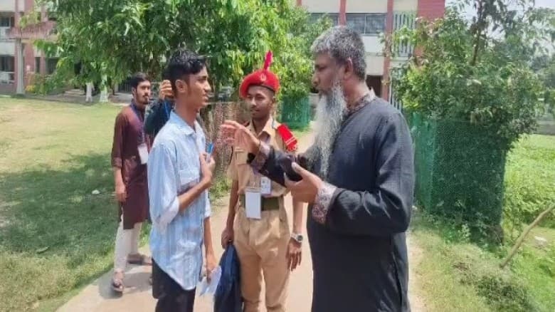 ৪০ মিনিটের দেরি, মুহূর্তেই শেষ স্বপ্ন:  গুচ্ছ ভর্তি পরীক্ষায় বঞ্চনা