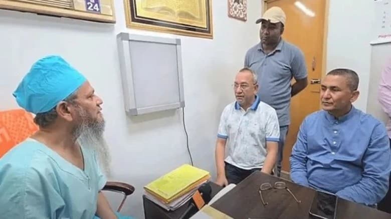সেই চিকিৎসকের পাশে যুবদল নেতারা চাঁদাবাজদের দ্রুত গ্রেপ্তারের আশ্বাস