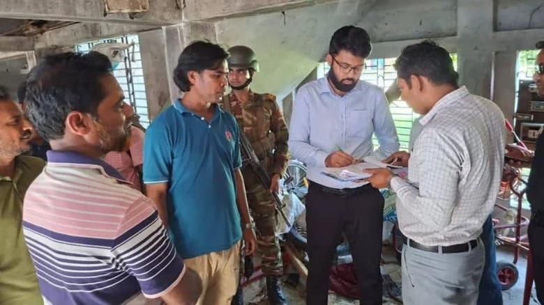 সাতক্ষীরায় চেয়ারম্যানের বাড়িতে ১২০০ লিটার ডিজেল