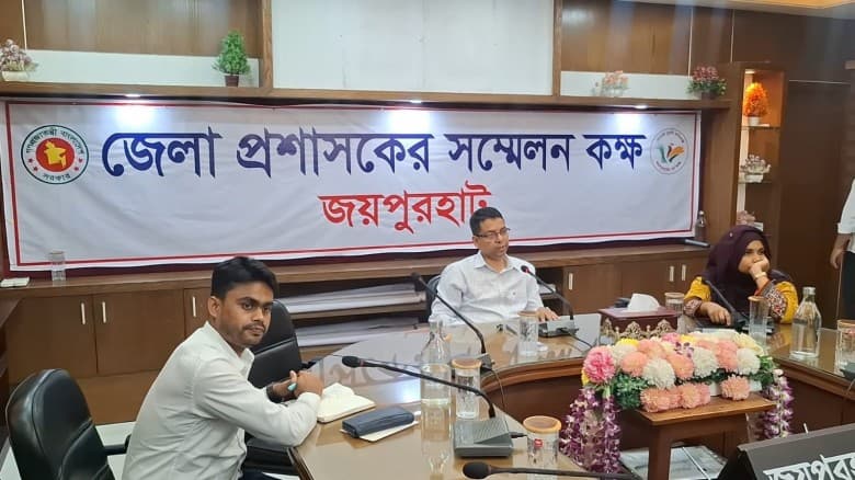 অ্যাপে মিলবে জ্বালানি তেল: জয়পুরহাটে শুরু ‘ফুয়েল ম্যানেজমেন্ট’ ডিজিটাল ব্যবস্থা