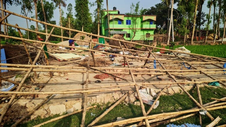 আক্কেলপুরে ইউপি সদস্যের নেতৃত্বে বসতবাড়িতে হামলা-লুটপাটের অভিযোগ