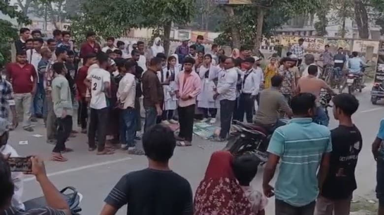 সুন্দরগঞ্জে বিজ্ঞান মেলা থেকে ফেরার পথে  শিক্ষার্থীদের ওপর হামলা, প্রজেক্ট ভাঙচুর