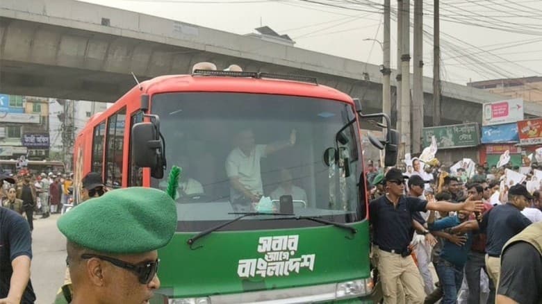চাষির হাতে ‘কৃষক কার্ড’ তুলে দিতে টাঙ্গাইলে পৌঁছেছেন প্রধানমন্ত্রী