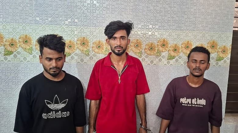 মোহাম্মদপুরে দিনের বেলায়  প্রকাশ্যে কুপিয়ে হত্যা, চারজন গ্রেপ্তার