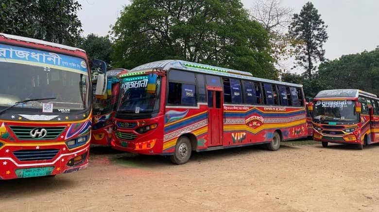 জাবিতে 'রাজধানী পরিবহনের'   ৯ টি বাস আটক