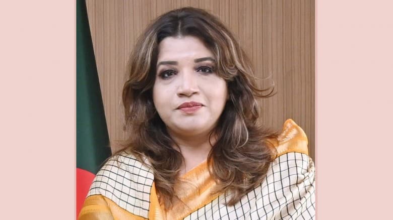 প্রথমবার বিদেশ সফরে গেলেন শামা ওবায়েদ